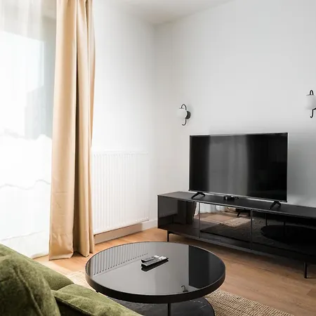Port Praski Superior By Bookinghost * Varsovia